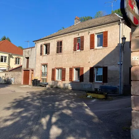 Senones Appartement Vue Chateau Senones (Vosges)